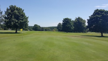 Bells Hotel And Country Club