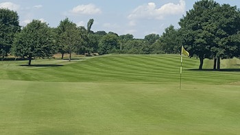 Bells Hotel And Country Club