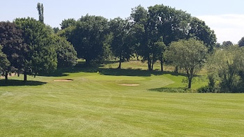 Bells Hotel And Country Club