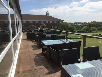 Bells Hotel And Country Club