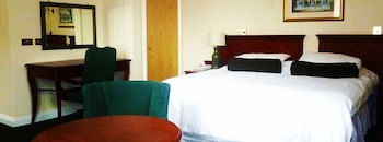 Bells Hotel And Country Club