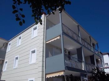 Milos Apartments