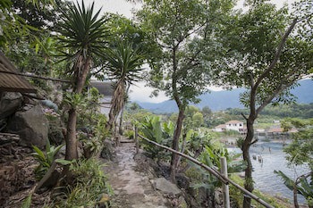 Eco Hotel Uxlabil Atitlan