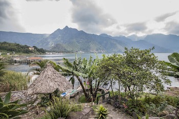Eco Hotel Uxlabil Atitlan