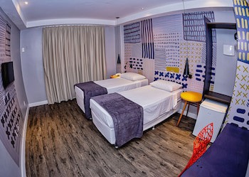 B Hotel
