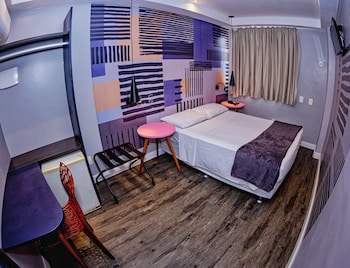 B Hotel