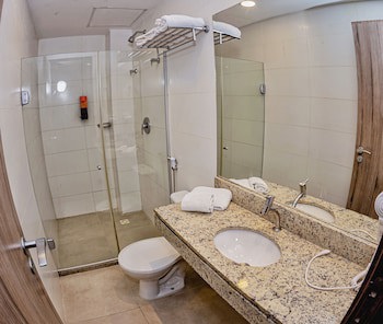 B Hotel
