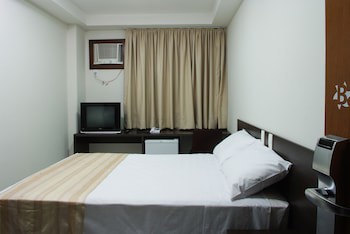 B Hotel