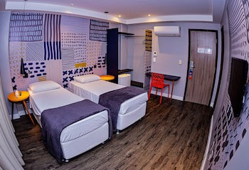 B Hotel