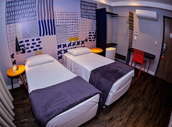 B Hotel
