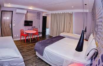 B Hotel