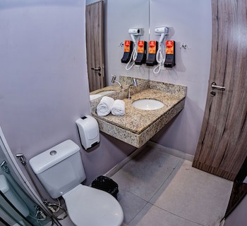 B Hotel