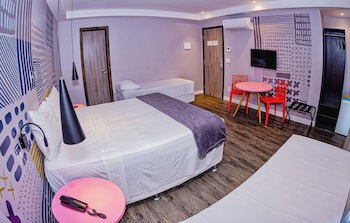 B Hotel