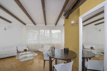 Deminka Palace