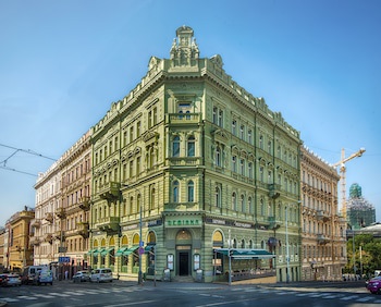 Deminka Palace
