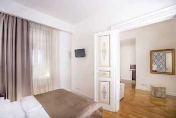 Deminka Palace