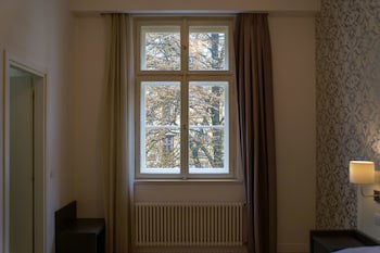 Deminka Palace