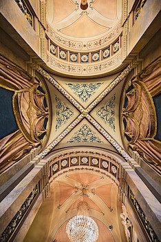 Deminka Palace