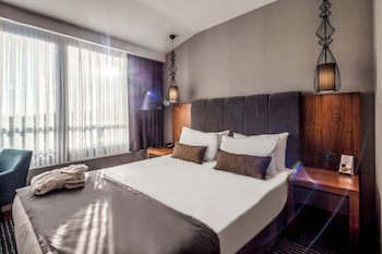 Superior Double or Twin Room with City View. Shared toilet