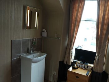 Cairn Hotel