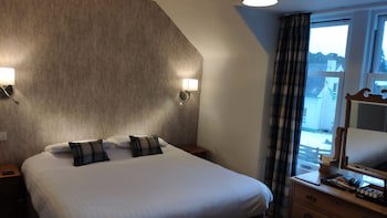 Cairn Hotel
