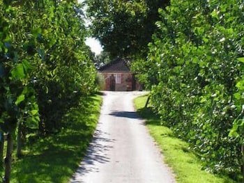 Blounts Court Farm