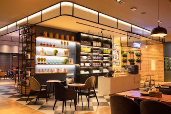 Four Points By Sheraton Hotel & Serviced Apartments, Pune