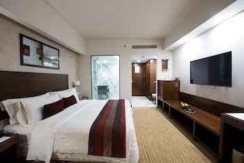 Four Points By Sheraton Hotel & Serviced Apartments, Pune