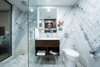 Four Points By Sheraton Hotel & Serviced Apartments, Pune