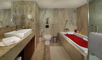 Four Points By Sheraton Hotel & Serviced Apartments, Pune