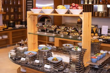 Four Points By Sheraton Hotel & Serviced Apartments, Pune