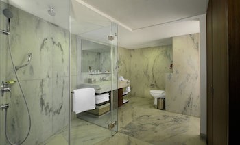 Four Points By Sheraton Hotel & Serviced Apartments, Pune