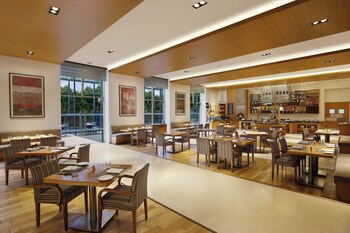 Four Points By Sheraton Hotel & Serviced Apartments, Pune