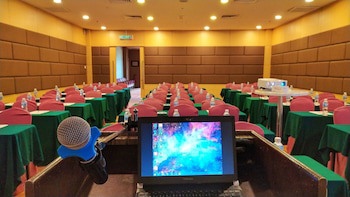 Courtyard Hotel @ 1Borneo