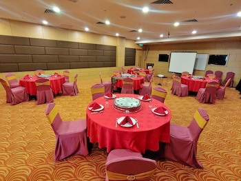Courtyard Hotel @ 1Borneo