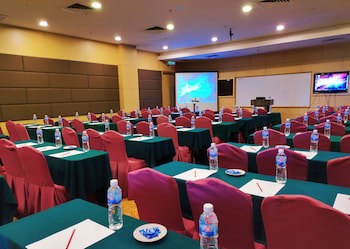 Courtyard Hotel @ 1Borneo