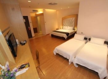 Courtyard Hotel @ 1Borneo