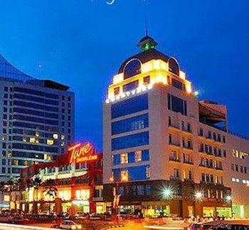 Courtyard Hotel @ 1Borneo