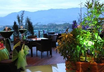 Courtyard Hotel @ 1Borneo