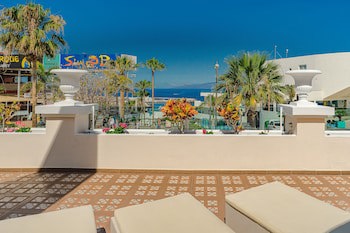 Flamingo Suites Boutique Hotel