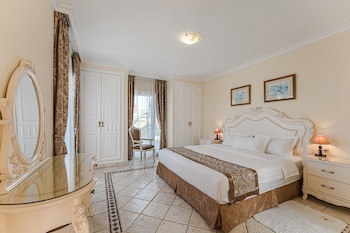 Flamingo Suites Boutique Hotel
