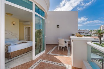 Flamingo Suites Boutique Hotel