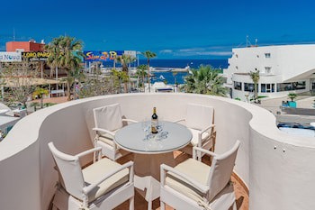 Flamingo Suites Boutique Hotel