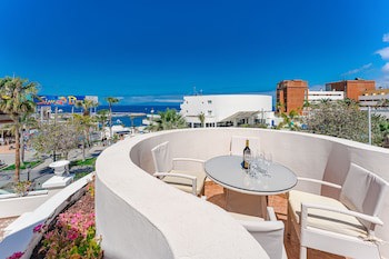Flamingo Suites Boutique Hotel