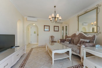 Flamingo Suites Boutique Hotel