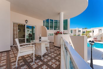 Flamingo Suites Boutique Hotel