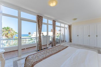 Flamingo Suites Boutique Hotel
