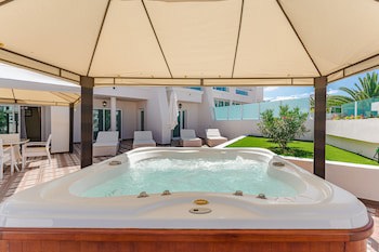 Flamingo Suites Boutique Hotel