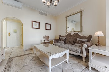 Flamingo Suites Boutique Hotel