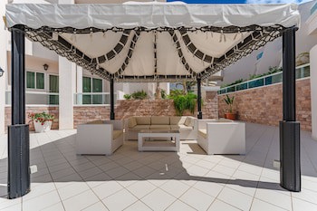Flamingo Suites Boutique Hotel